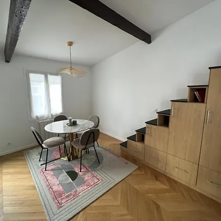 Apartman Up Above Pont Neuf