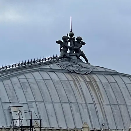 Up Above Pont Neuf *